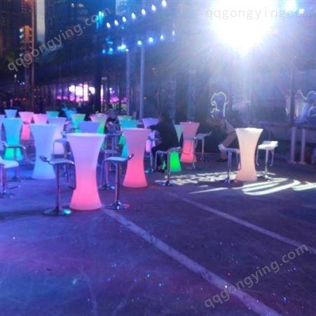 上海租赁宴会桌椅IBM桌沙发茶几化妆台面包凳潘东椅办公椅等