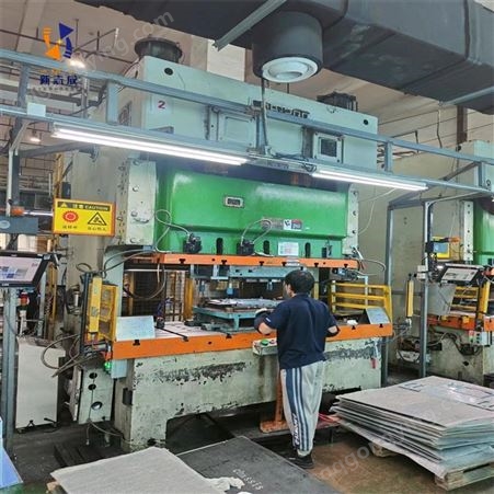 张 家港收购纸箱厂印刷机二手瓦楞机组全自动翻板抽纸设备回收