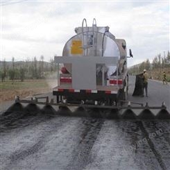 山东路达6吨乳化沥青设备撒布车马路翻新